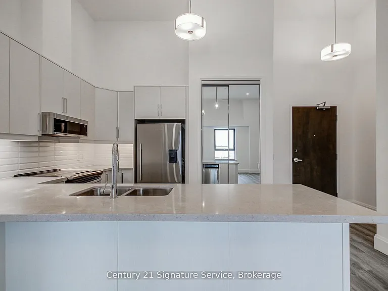 118 King St E #LPH16 — Photo 9
