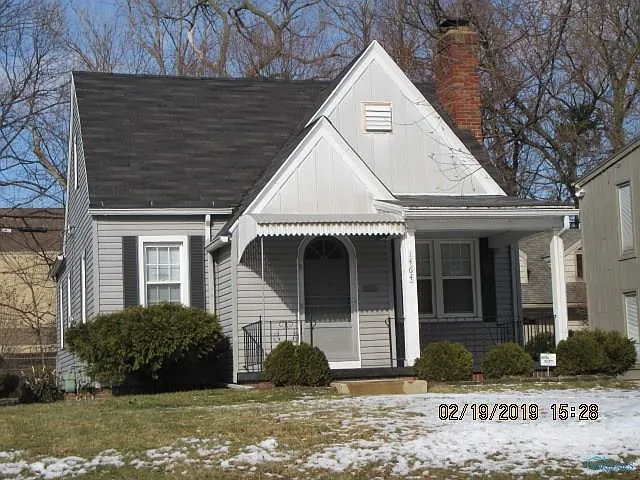 1464 Crestwood Rd photo 1