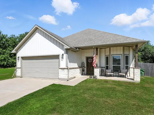114 Byrom Ct, Whitesboro, TX 76273