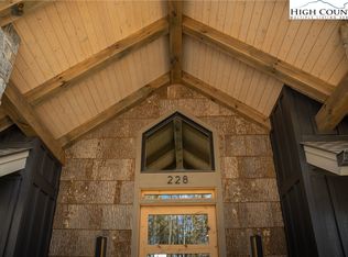 228 Lobelia Ln, Boone, NC 28607