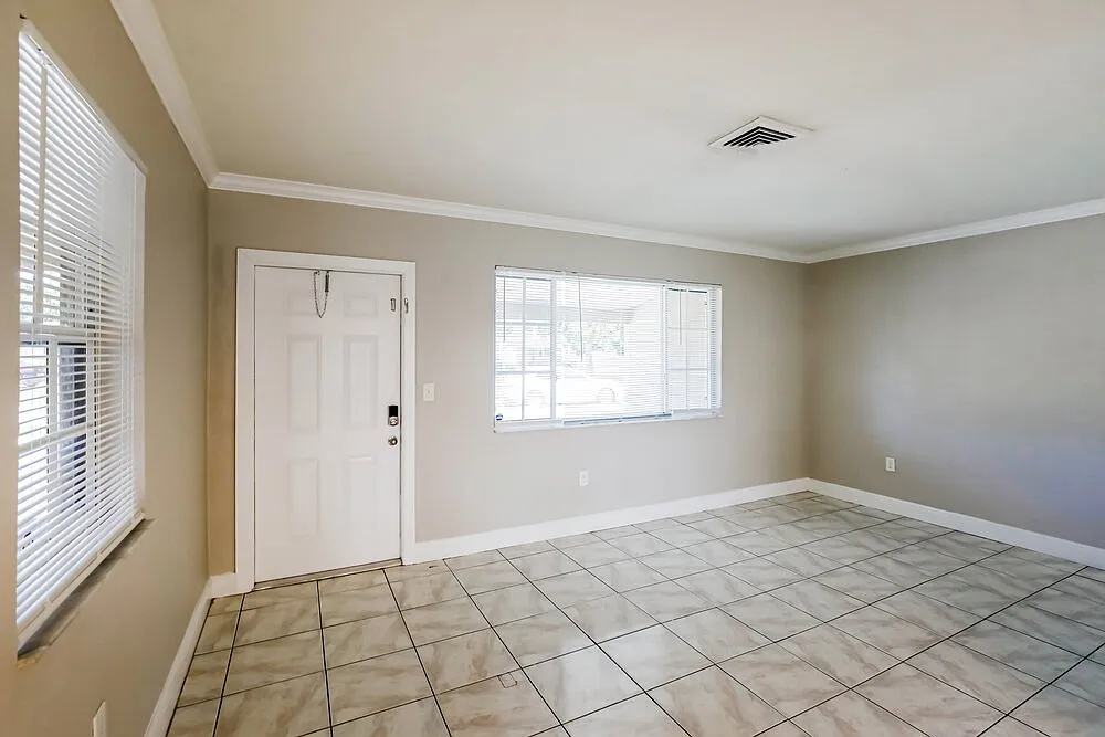2 bed, 2.0 bath, 1292 sqft, $2,710 — Photo 3