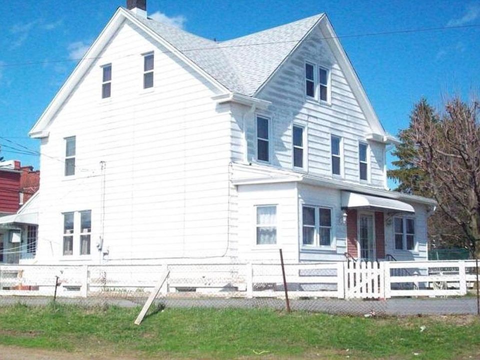 2nd image of 971 W 3rd St