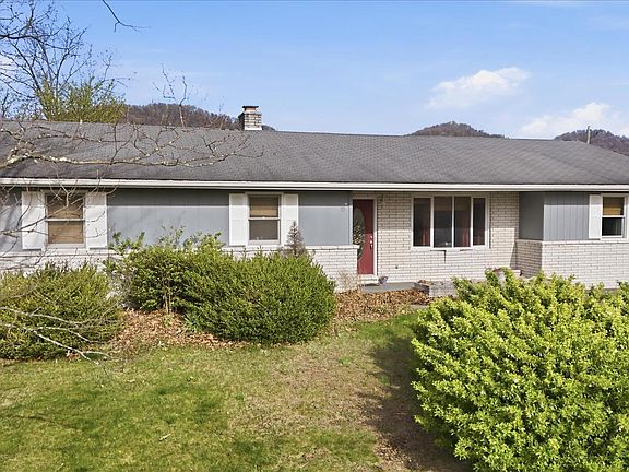 3rd image of 12 Juniper Dr