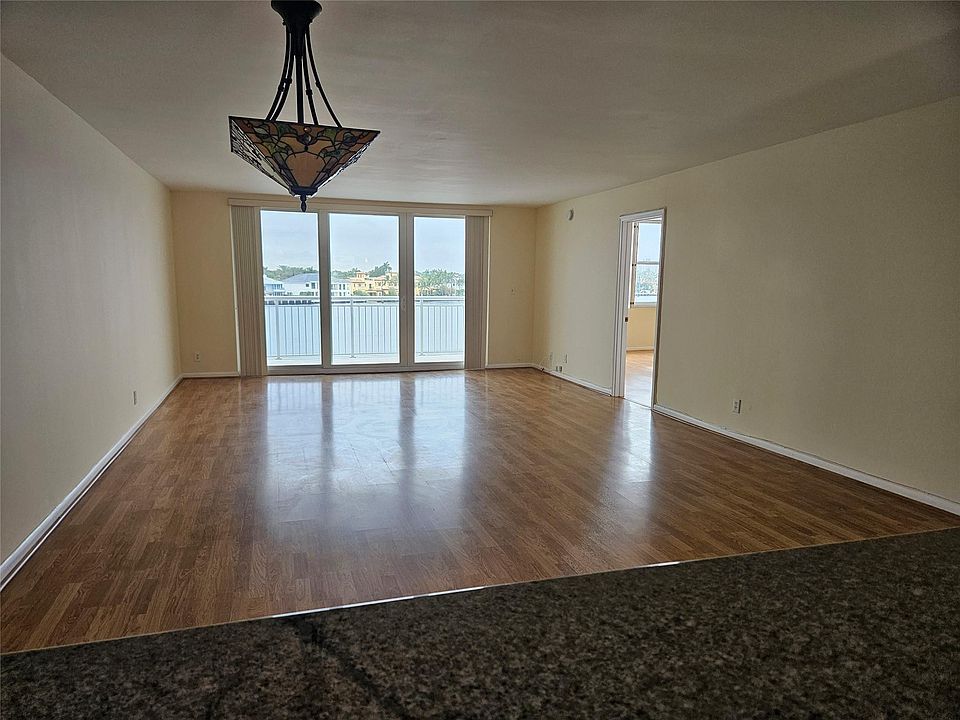 1st image of 511 Bayshore Drive #404