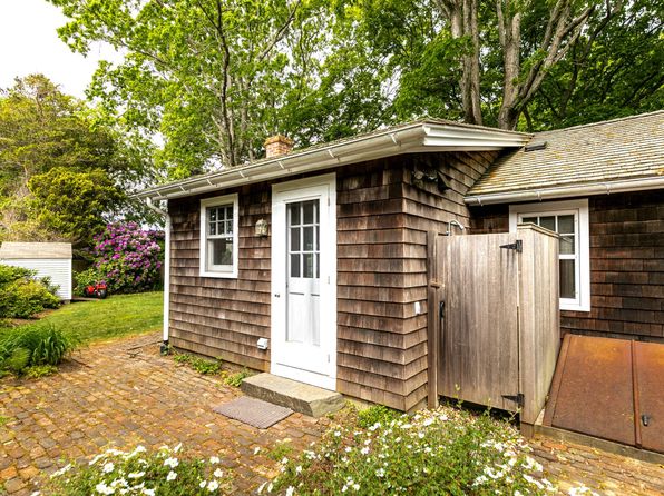 50 Sayres Path