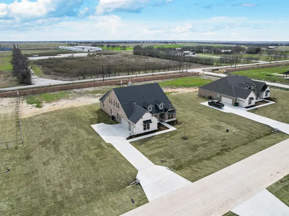 12109 Crystal Dr, Krum, TX 76249