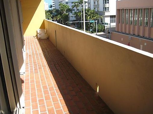 2nd image of 2924 Collins Ave APT 402A