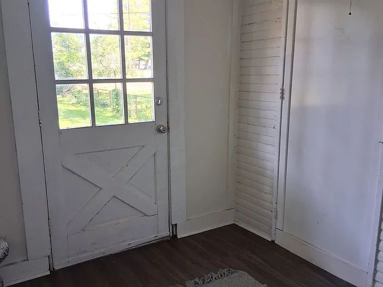 121 S 5th St — Photo 3