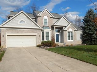 8805 Eaton Dr, Northfield, OH