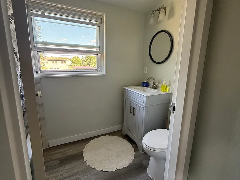 Upstairs Full Bath