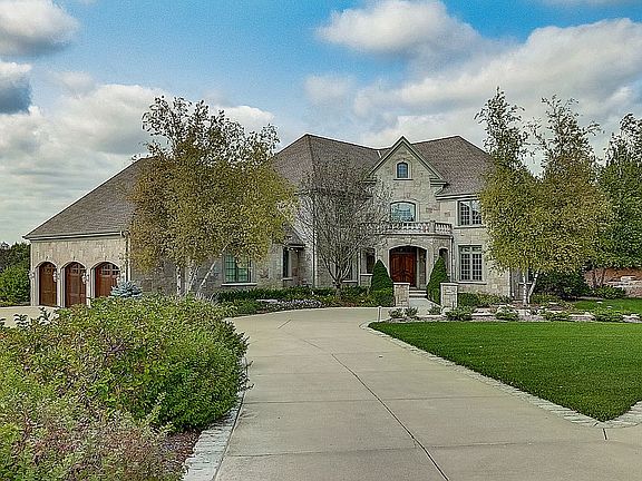 2nd image of N89W25254 Highland Preserve Ct