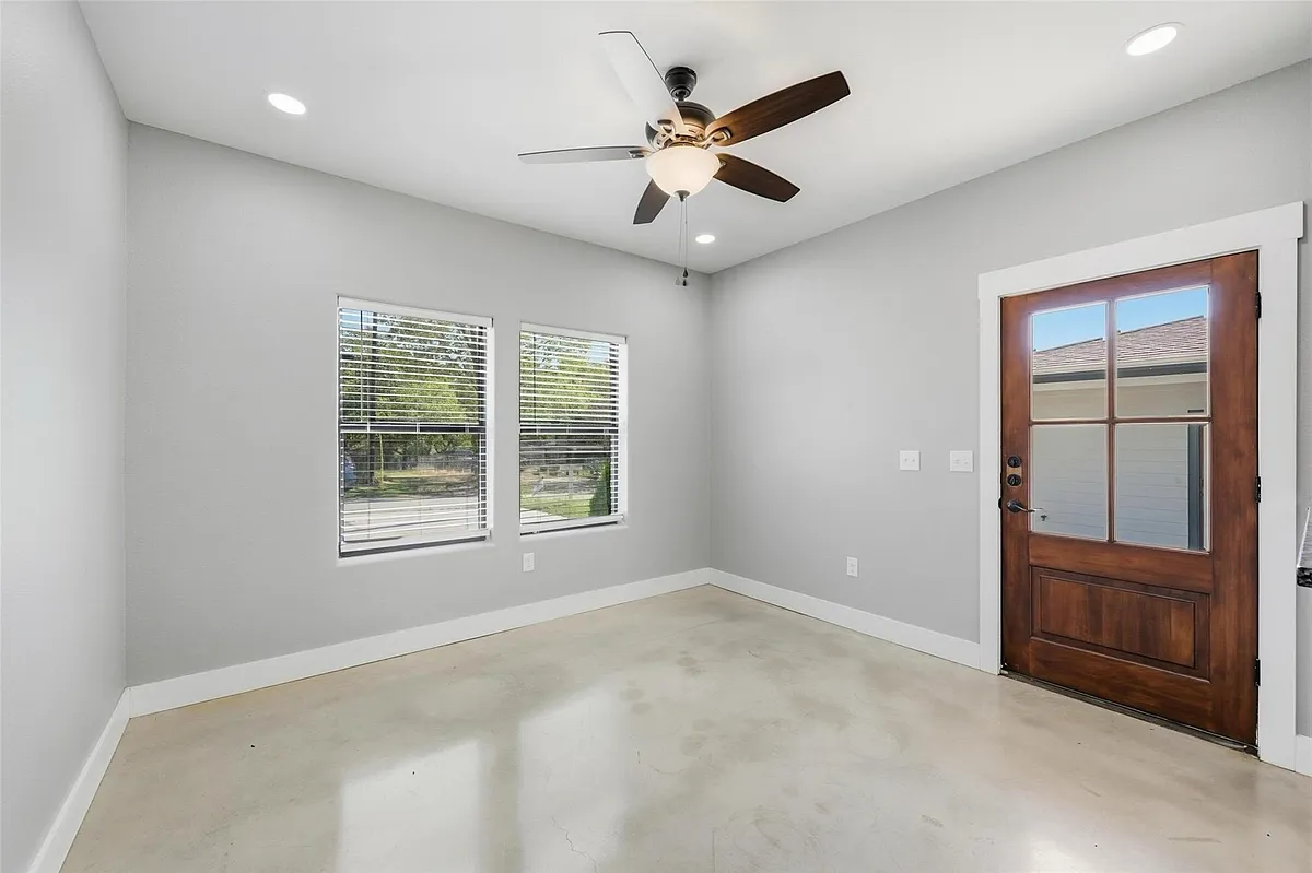 Building Photo - 1309 S 5th Ave #1309