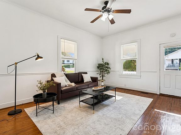 3rd image of 402 York Ave