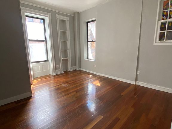 2nd image of 283 7th Ave Unit 501