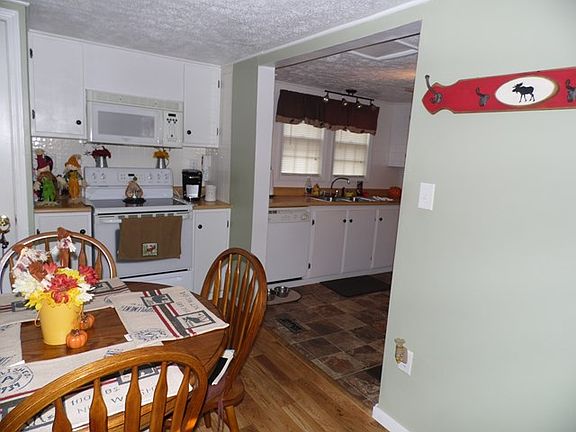 5th image of 526 Chestnut Dr