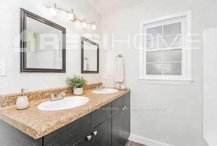 380 Amber Way — Photo 13