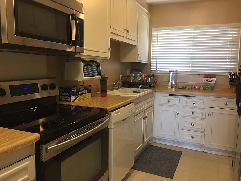 2514 Clairemont Dr #305 — Photo 5