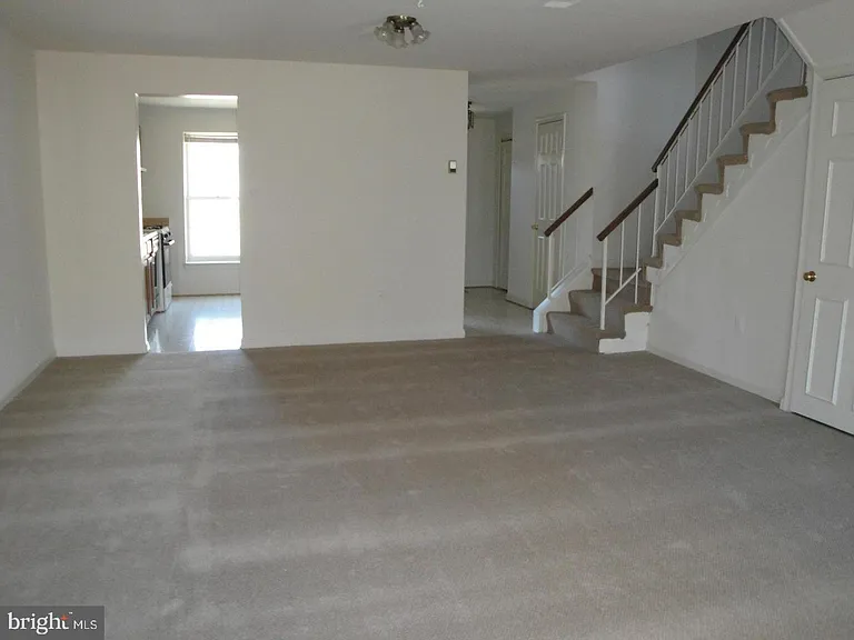 8029 Edinburgh Dr — Photo 5
