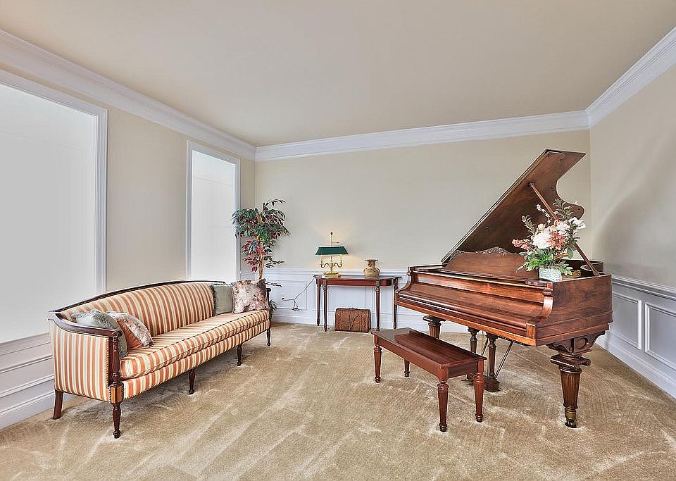 1st image of 106 Dale View Ct