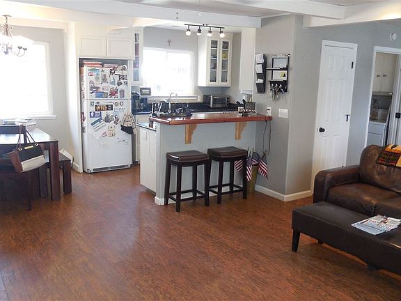 3rd image of 112 Greenwood St