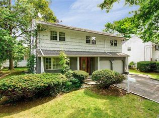 540 Ellison Ave, Westbury, NY 11590