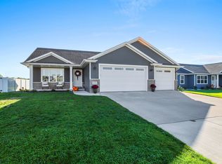 1013 Grassy Meadow Ln, Menasha, WI 54952