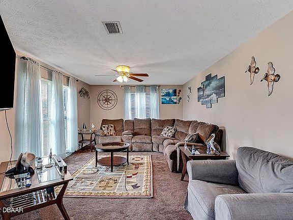 5th image of 170 River Dr E