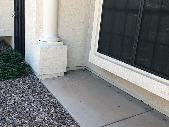 3rd image of 921 W University Dr Unit 1083