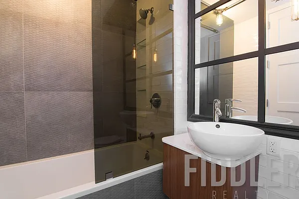 Rented by Fiddler Realty | media 10