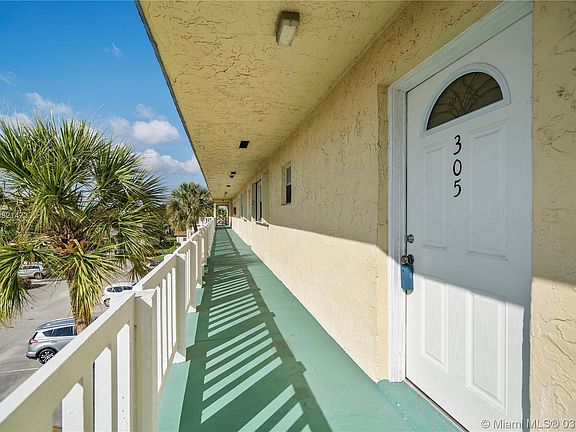 4th image of 606 SW Natura Blvd APT 305