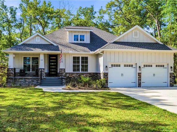 134 Saint Andrews Gln, Waverly, GA 31565