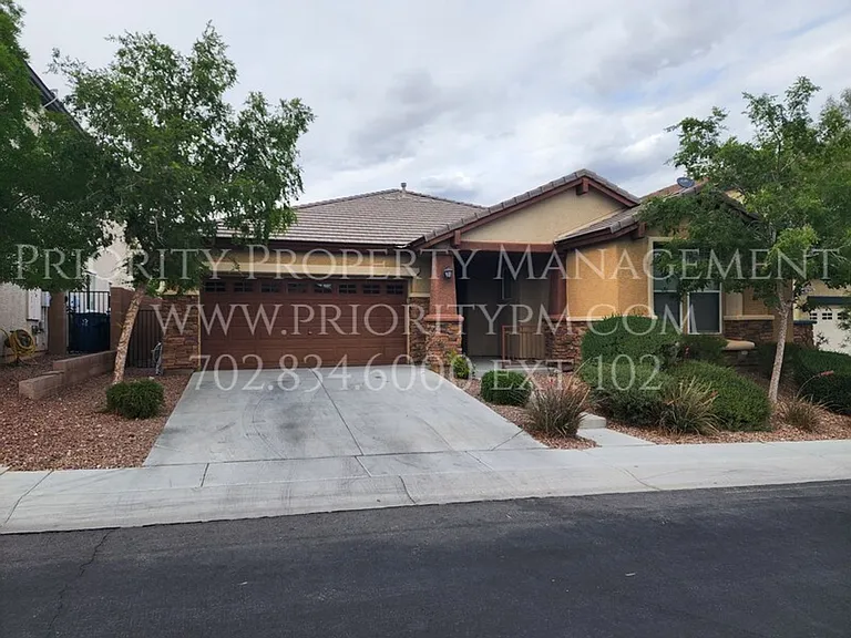 10224 Borah Peak Ave — Photo 1