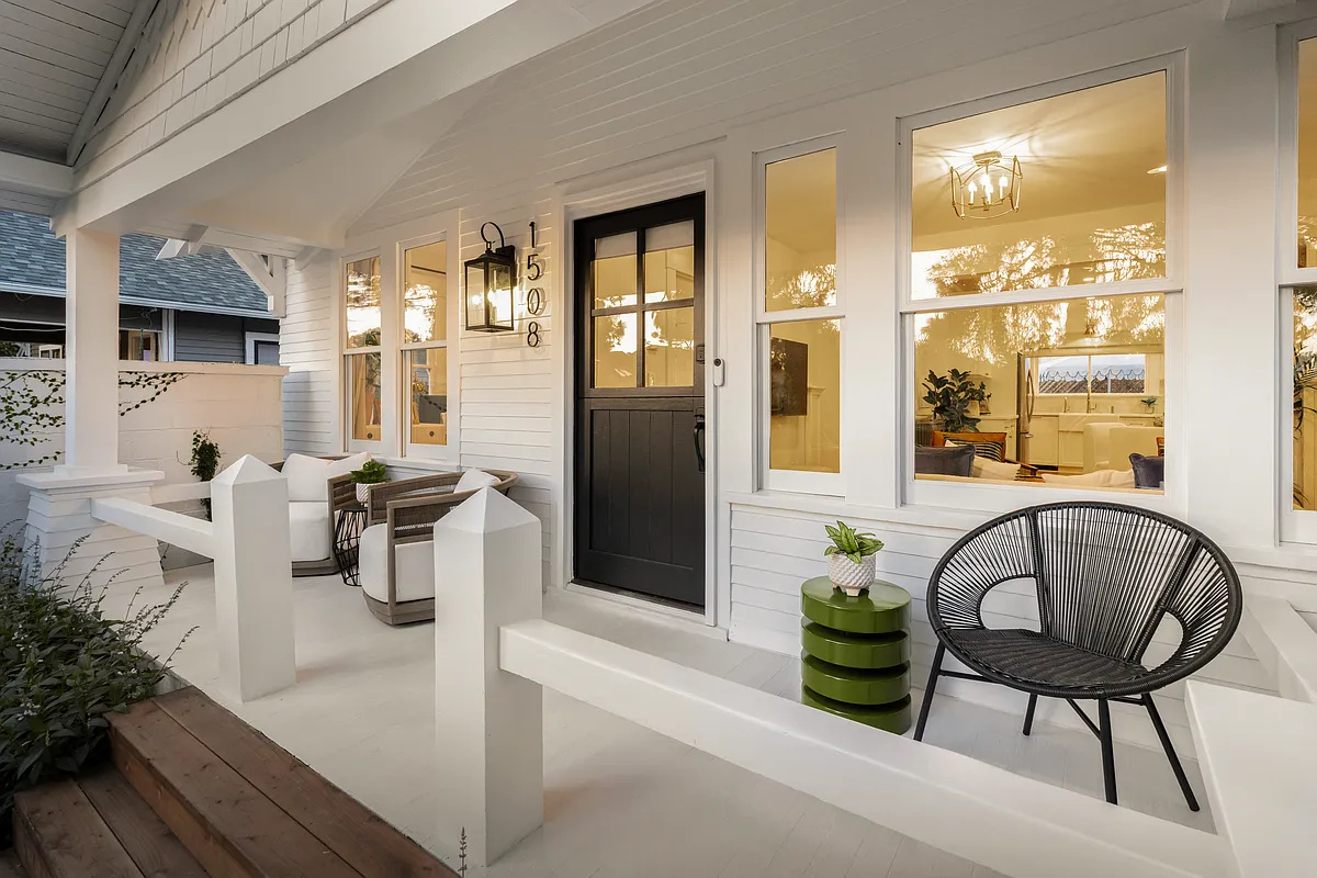 Building Photo - 1508 De La Vina St