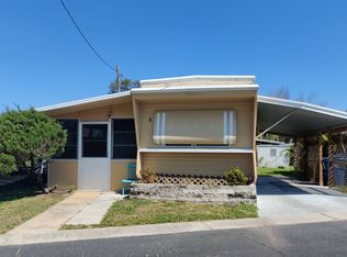 8 Forest Ln, Largo, FL 33773