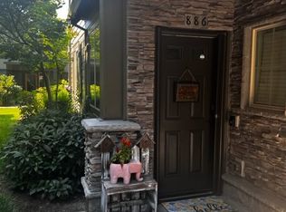 886 NE Wheelock Pl, Hillsboro, OR 97006