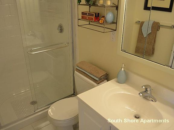 3rd image of 102 Hampden Dr #1042BR