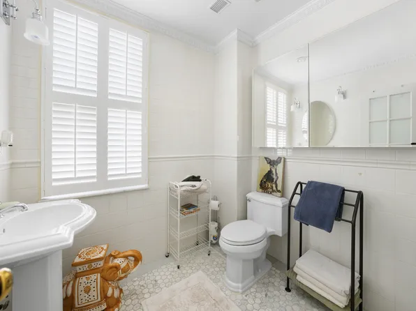 336 West 23rd Street image 12 of 25