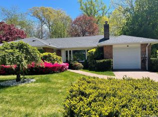 16 Jeannette Drive, Port Washington, NY 11050