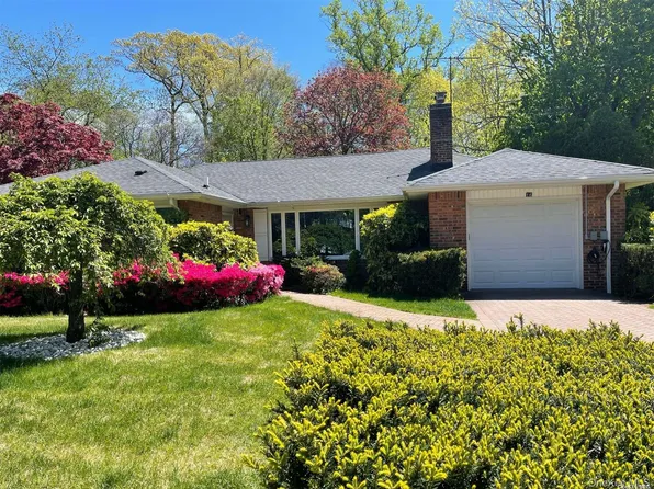 16 Jeannette Drive, Port Washington, NY 11050