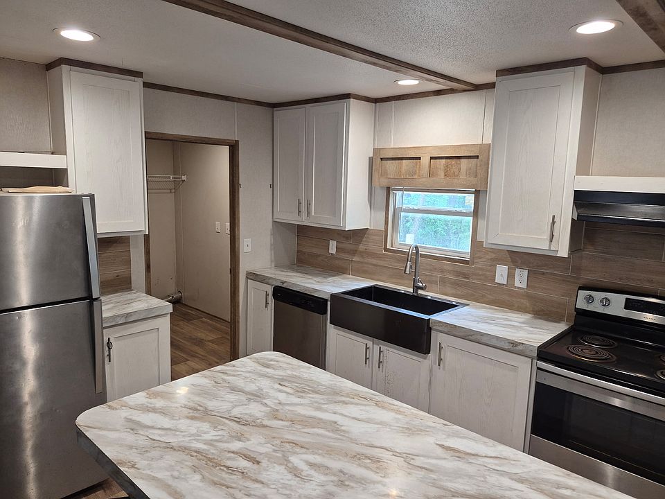 1st image of 221 Tall Timbers Rd