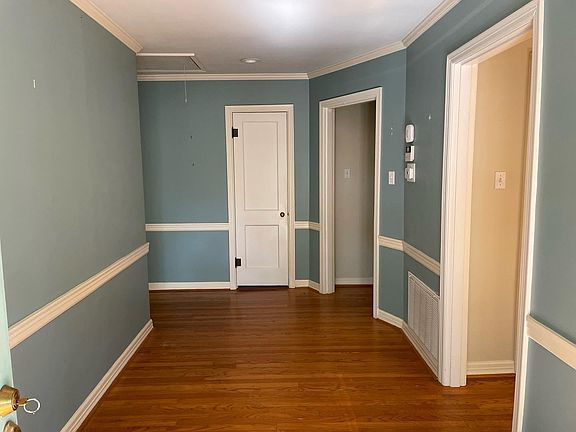 2nd image of 5624 N Grandview St