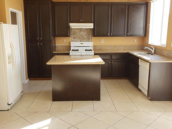 3rd image of 1542 Masterson Ln