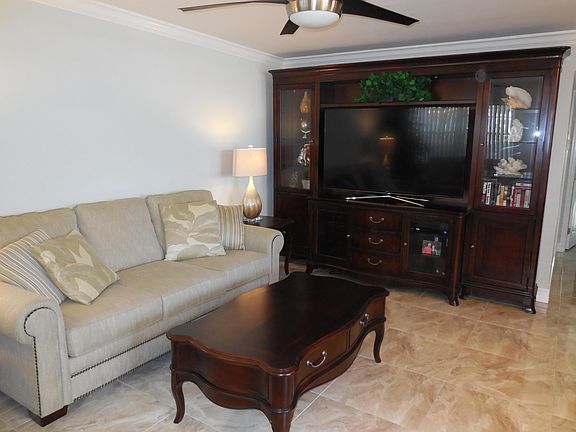 4th image of 209 Andover I