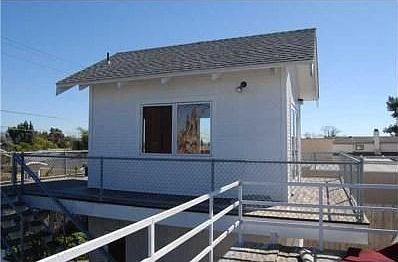 2nd image of 3645 Menlo Ave