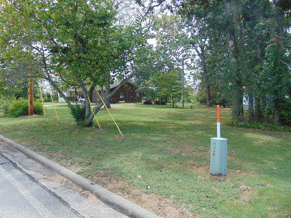 2nd image of 1400 Old Exeter Road