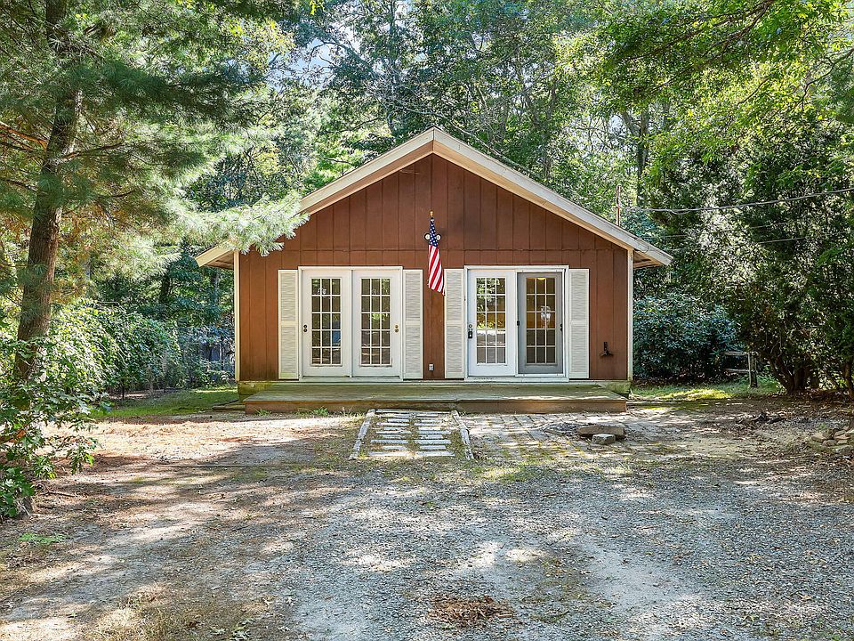 1st image of 21 Edgewood Drive
