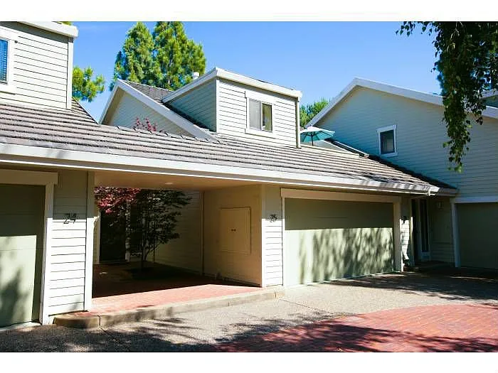 25 Eucalyptus Knoll St photo 1
