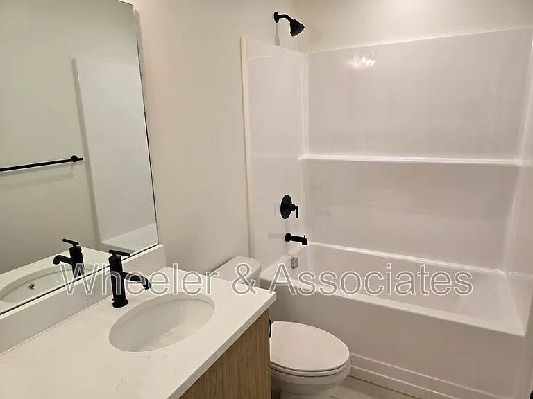 188 N 300 E #1 — Photo 22