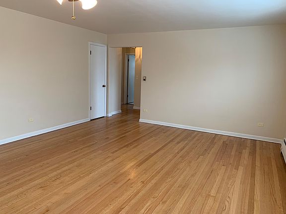 4th image of 7904 Lamon Ave
