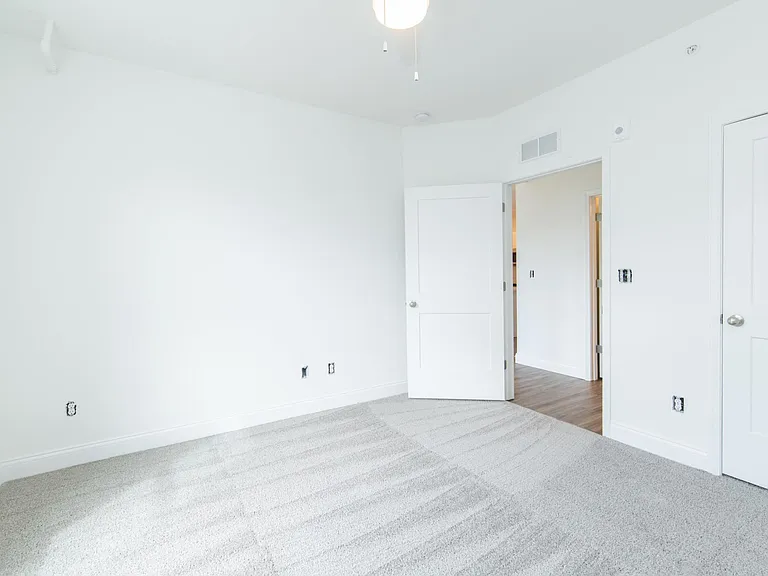 231 Walton Ave #109 — Photo 9